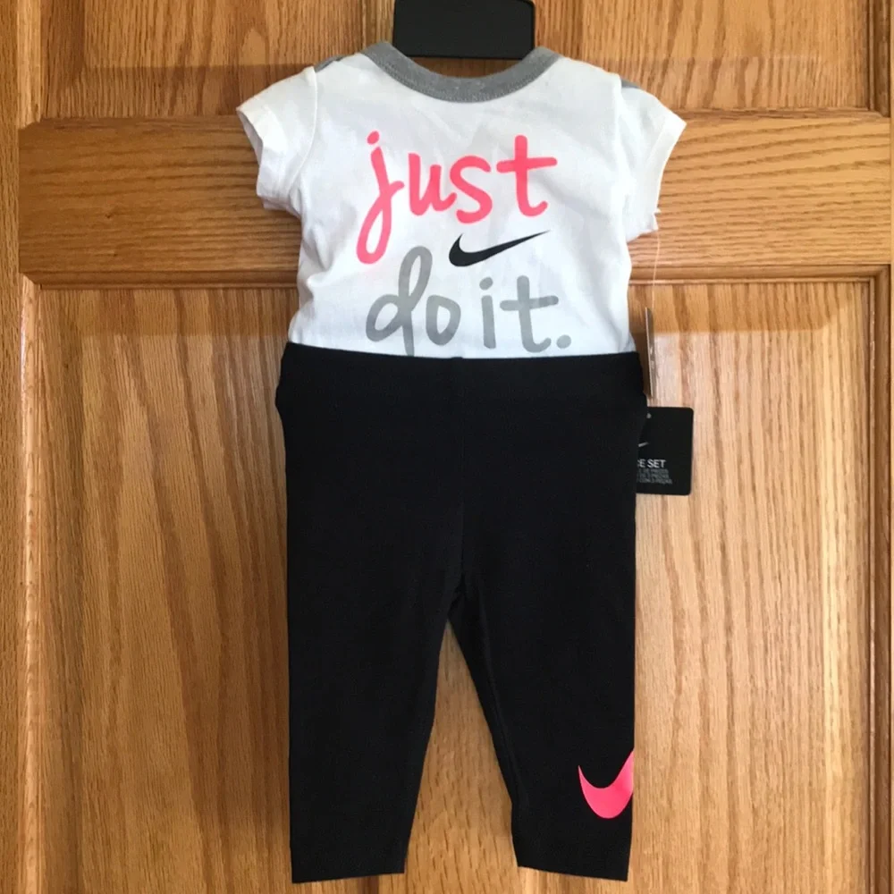 Girl’s Nike Outfit